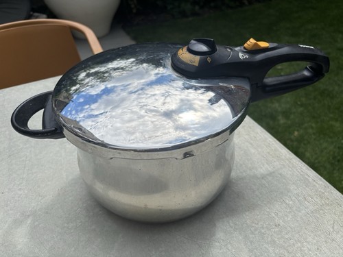 Tower pressure cooker with - cooker,