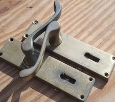 Vintage old Antiques Brqss