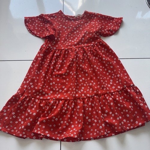 Red and white - white, daisy