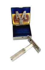 Myatt Ladies razor with travel box and blades Made in England Original end 1930s