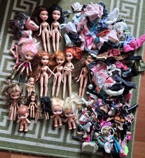 Bratz Lot . Dolls, Clothes And