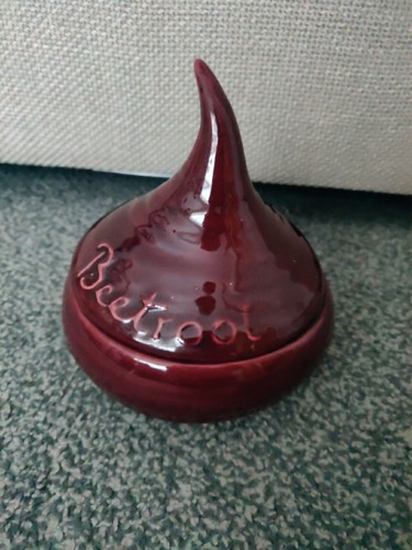 Vintage red ceramic beetroot - red,