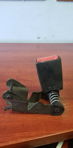 Belt buckle right rear - belt,
