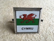 C1970s-80s VINTAGE CYMRU WALES CAR PATRIOTIC CAR BADGE&BRACKETS