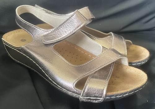 Ladies size 5 bronze - size, 2.5