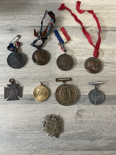 Antique british medals - x,