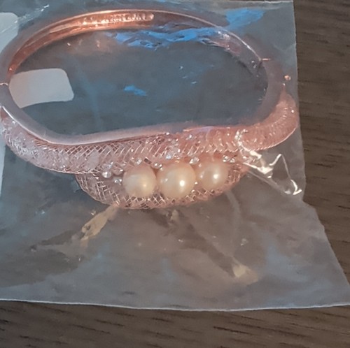 Rose gold metal bangle - rose,