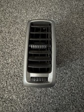 1x Vauxhall Vivaro Renault Trafic Primastar 1.9 2.0 Dash Heater Air Vent 2001-14
