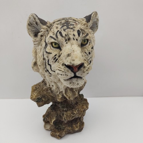 Tiger head sculpture faux - on,