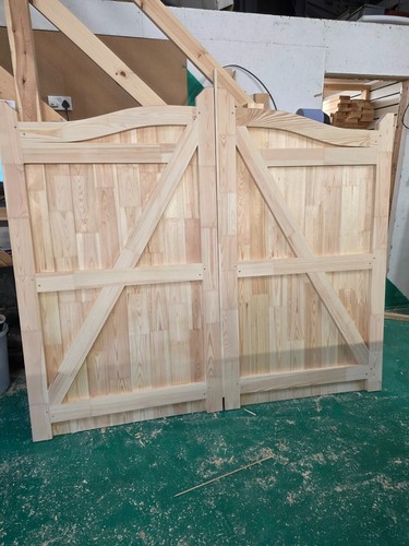 Wooden driveway gates - wooden, to