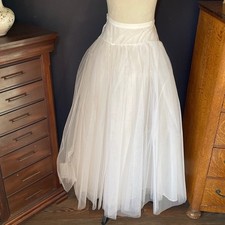 Vintage Merry Modes White Full