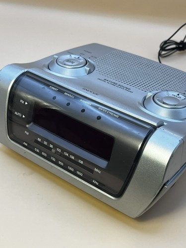 Alarm radio clock - am/fm, with