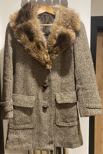 Tweed coat with - , collar