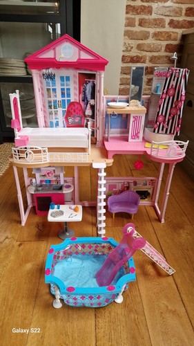 Barbie dreamhouse dolls house - barbie,
