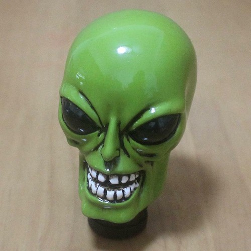 Universal green alien car - green,