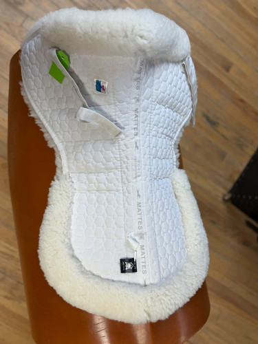 Mattes white sheepskin - sheepskin, half