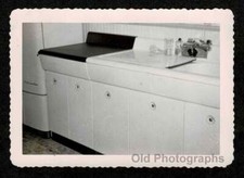 KITCHEN METAL CUPBOARDS SINK