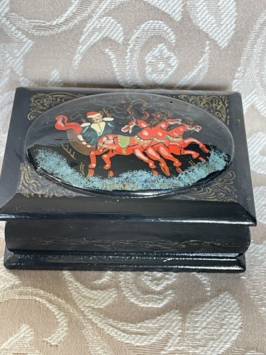 Russian palekh lacquer small - lacquer,