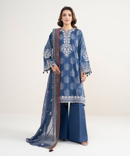 Piece embroidered lawn - 3,