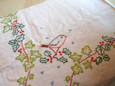 VINTAGE HAND EMBROIDERED CHRISTMAS ROBINS TABLECLOTH