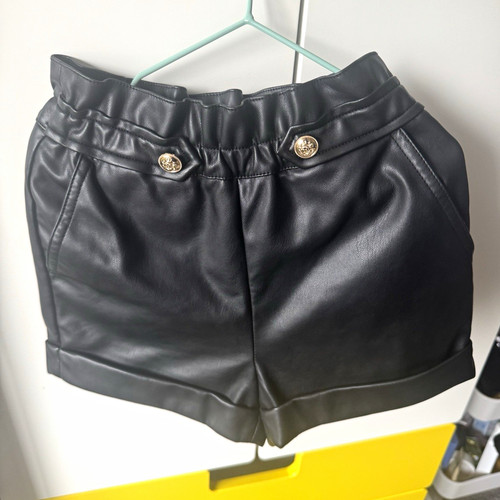 River island girl - island, black