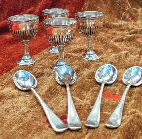Vintage silver plated egg cup - silver,