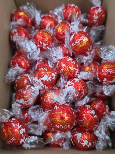 Lindt lindor milk chocolate - milk,