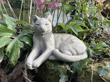 STONE GARDEN RECLINING CAT / LYING KITTEN ORNAMENT STATUE MEMORIAL FIGURE