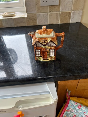 Old fashion cermics tea pot - fashion,