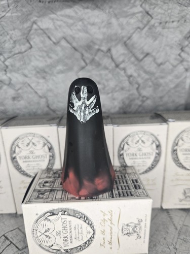 Face hugger red - red, with