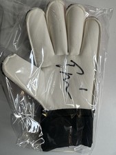 Dean Henderson – Hand Signed Goalkeeper Glove With TCCA COA