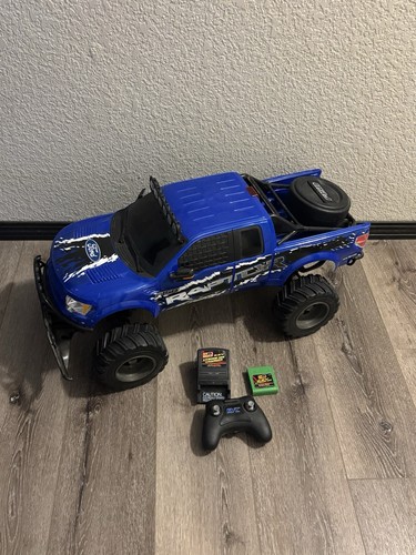 New bright ford 150 raptor - new,