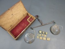 Antique coin balance scales & weights in box W & T Avery
