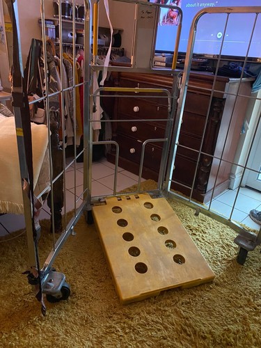 Commercial cage opens out for - cage,