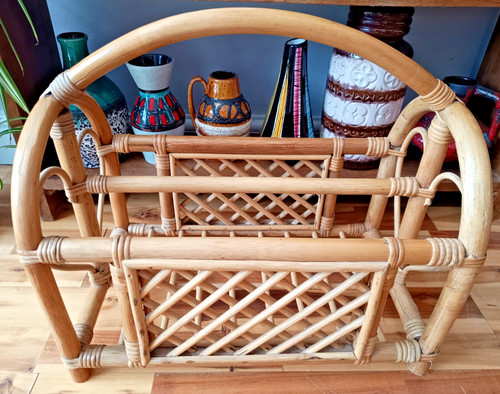 Bamboo magazine storage rack - magazine,