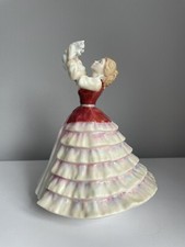 ROYAL DOULTON PRETTY LADIES FIGURINE "SUSAN" MODEL HN3050