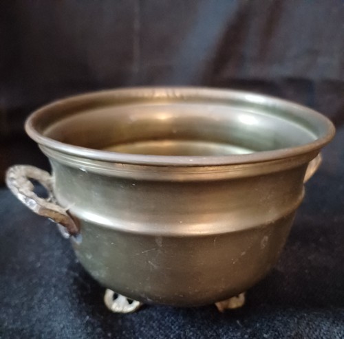 Small brass footed - small,