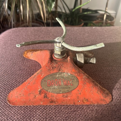 Vintage sprinkler dron - sprinkler, dron-wal