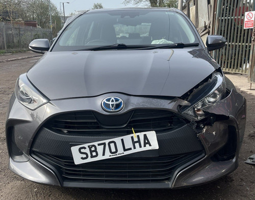 Toyota yaris hybrid - toyota, mk4