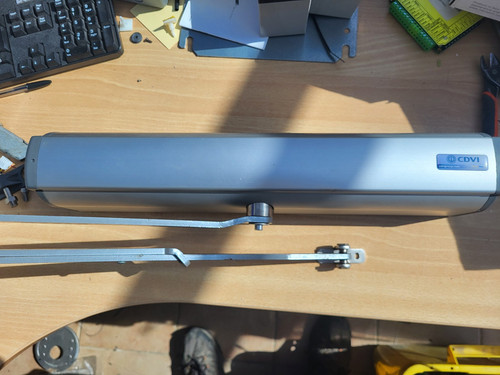 Automatic door closer cdvi - closer,