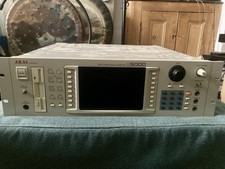 Akai S5000 Sampler In Original Box with Manuals and Discs Excellent Condition