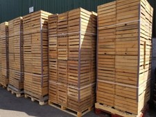VINTAGE APPLE CRATES - JOB LOT OF 60 on a Pallet - IDEAL SHOP MARKET DISPLAY