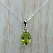 8x6mm FACETED OVAL GENUINE PERIDOT 925 STERLING SILVER PENDANT+CHAIN / NECKLACE