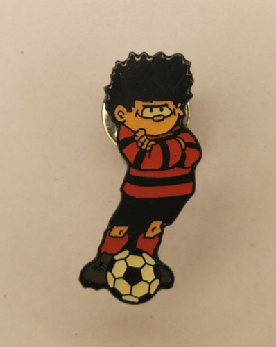 Dennis the menace pin badge - menace,