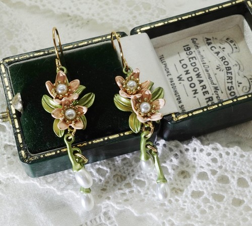 Beautiful floral flowers - 💗,