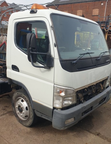 Mitsubishi canter fuso cab - fuso,