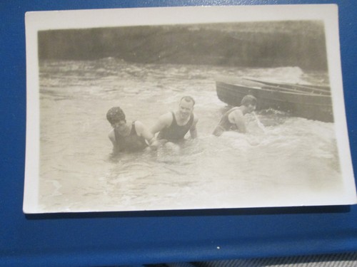Clacton sea postcard - clacton-on-sea,