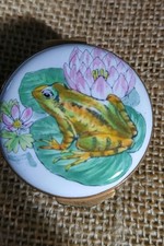 Crummles Enamel Pill Box