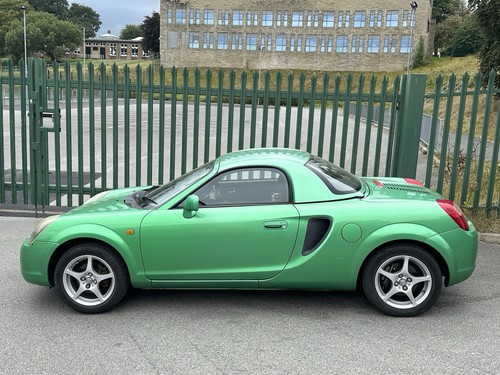 Toyota mr2 hardtop green - green, with