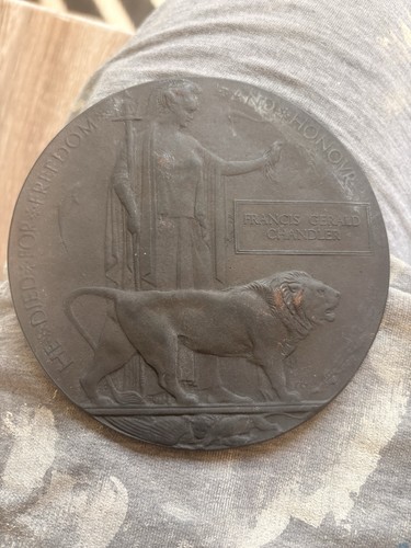World war bronze memorial - war,